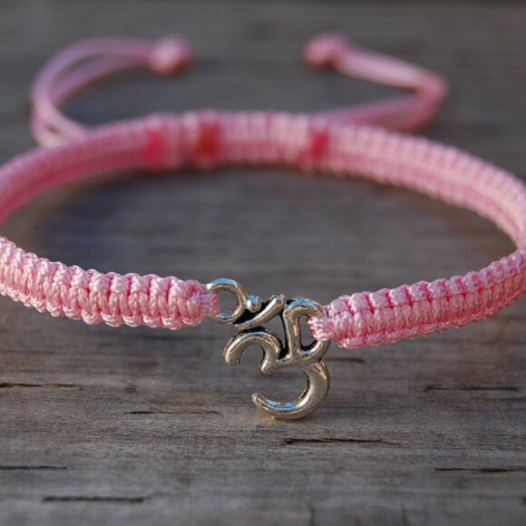 Om Bracelet,Yoga Bracelet,Shamballa Om Pray Bracelet,Good Luck Bracelet - Picture 1 of 2